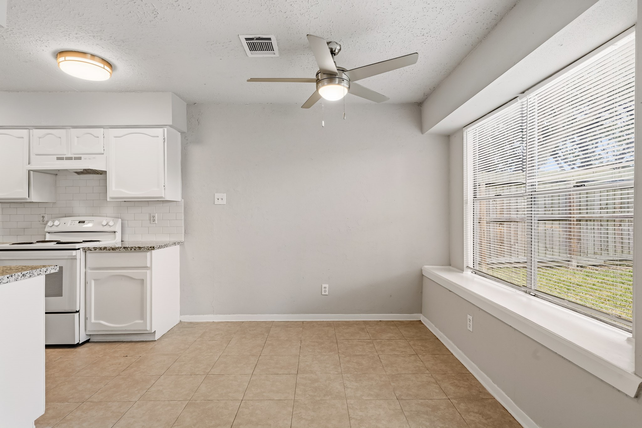 1310 Mossridge Drive Property Photo 5