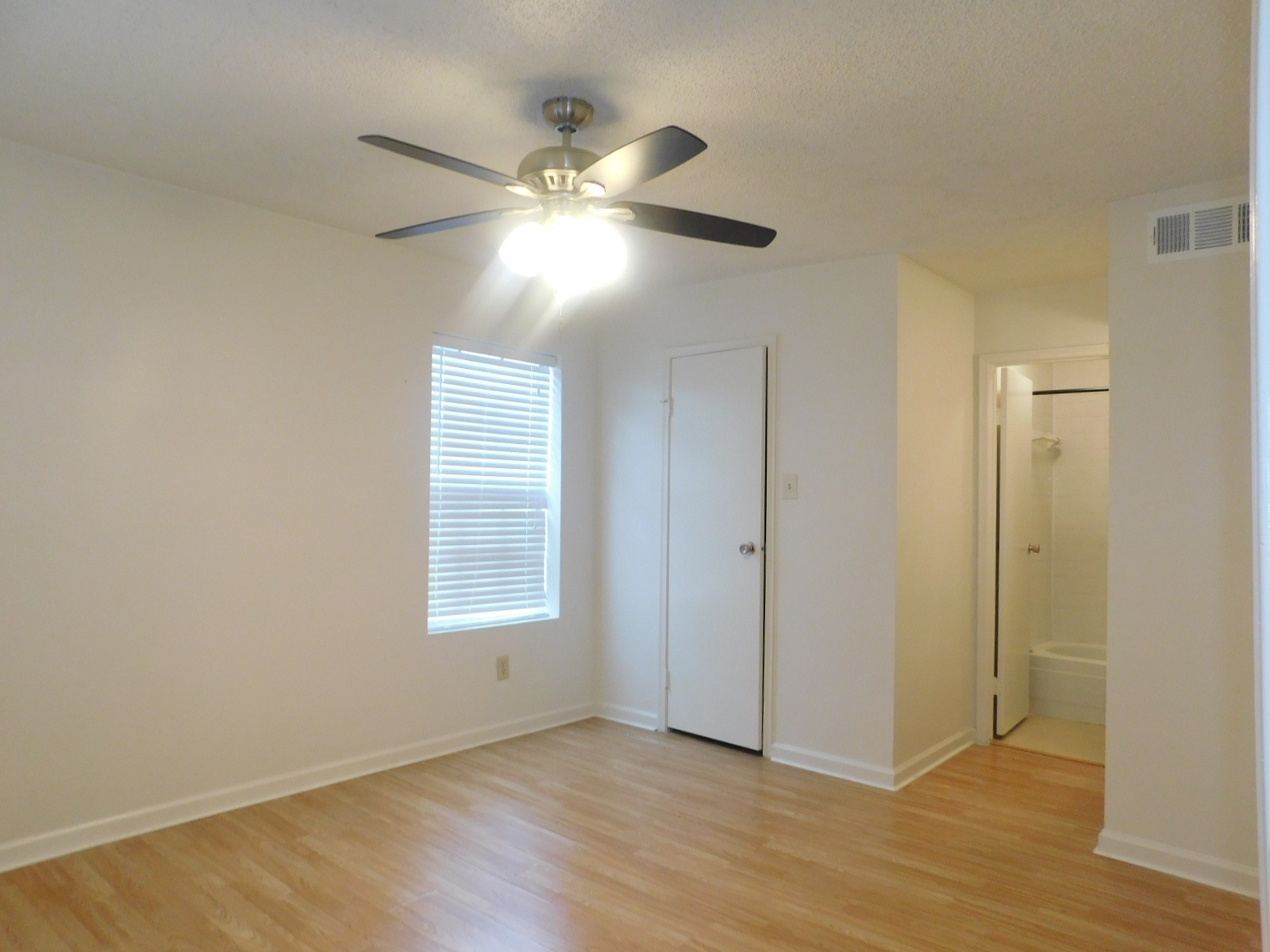 12660 Ashford Point Drive 207 Property Photo 5