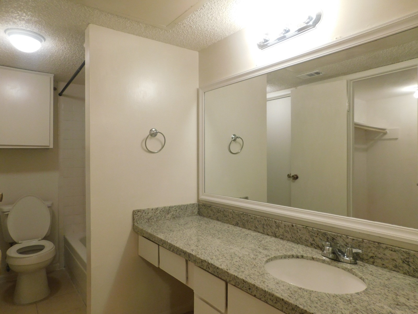 12660 Ashford Point Drive 207 Property Photo 8