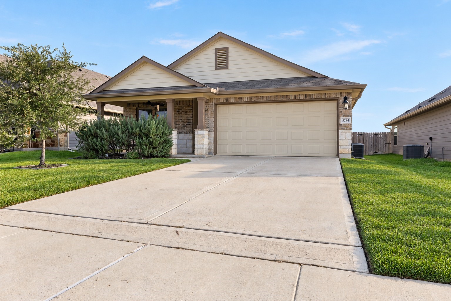 5244 Montague Loop Property Photo 2