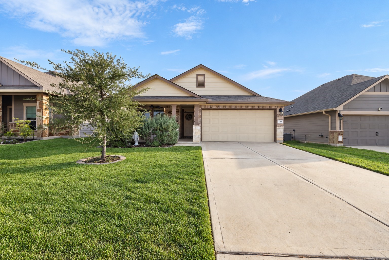 5244 Montague Loop Property Photo 3