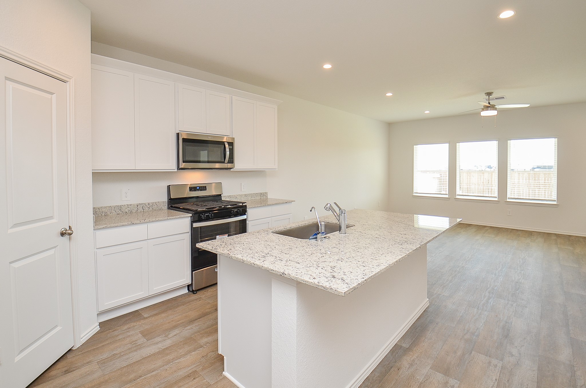 31303 Heddington Lane Property Photo 7