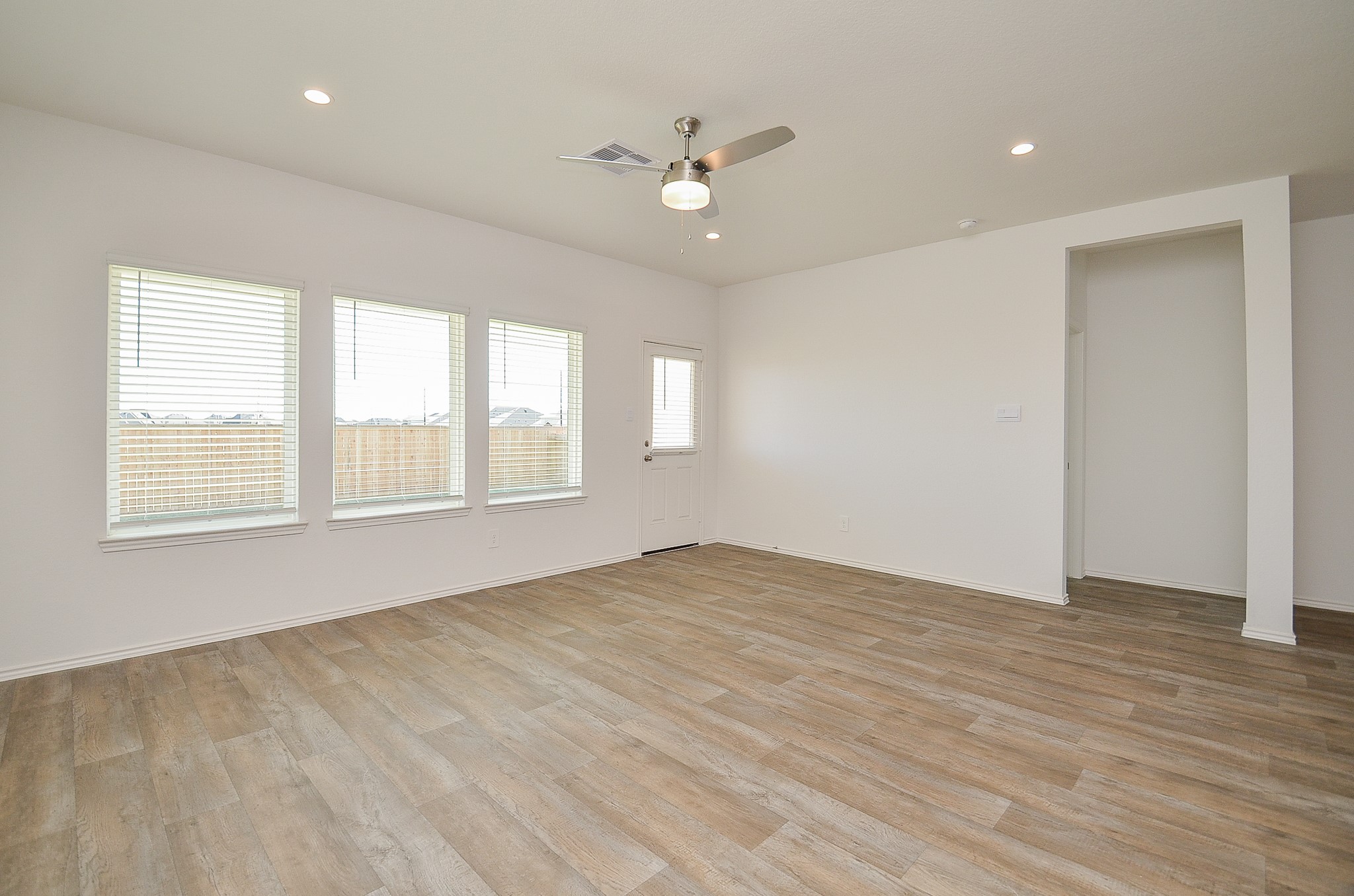 31303 Heddington Lane Property Photo 9