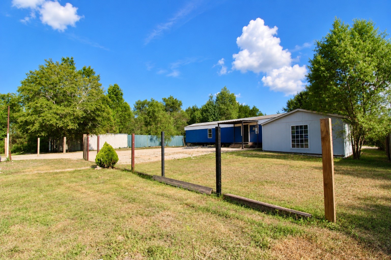 282 County Road 3406 Property Photo 12