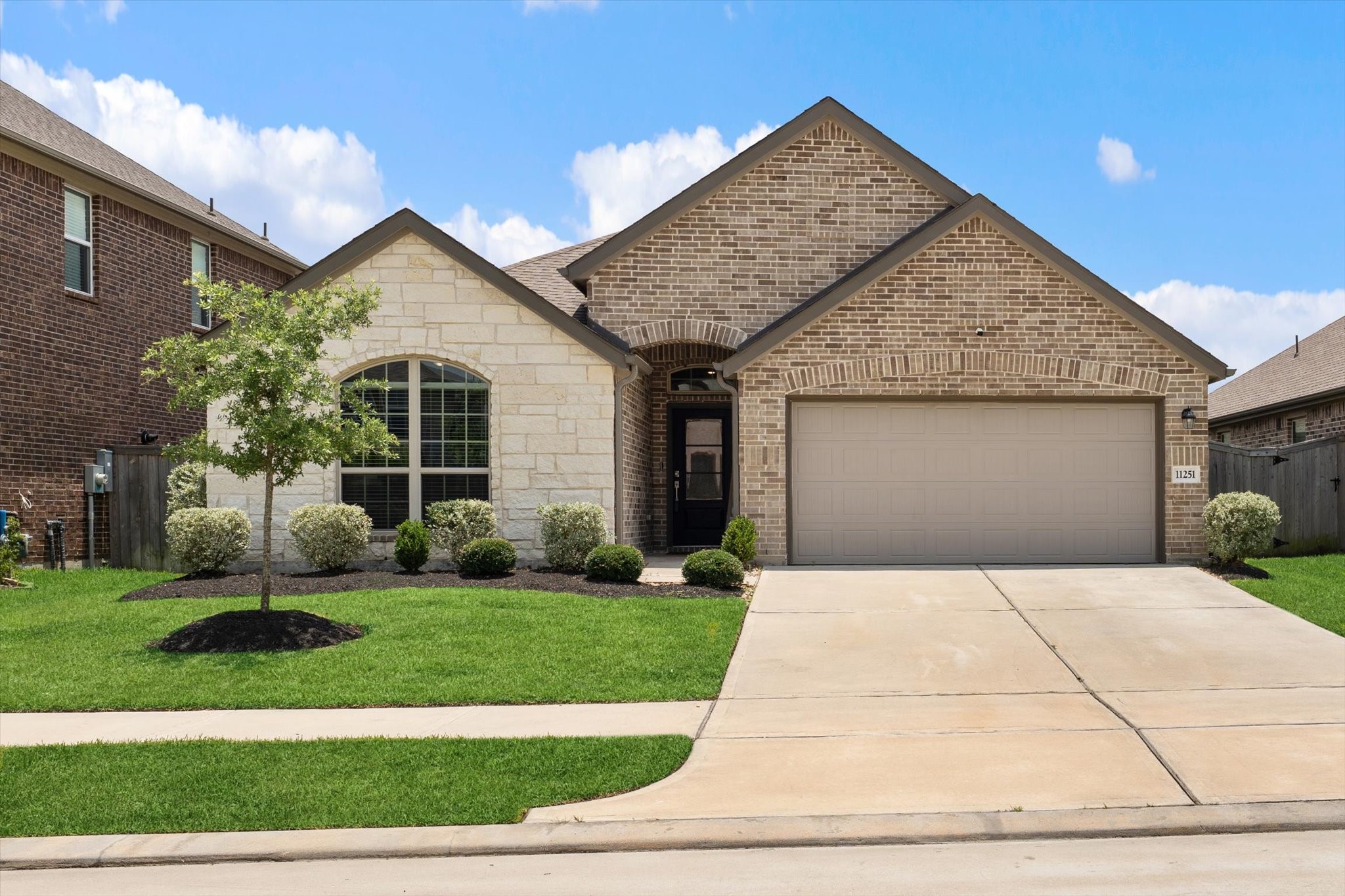 11251 Stirton Drive Property Photo 4
