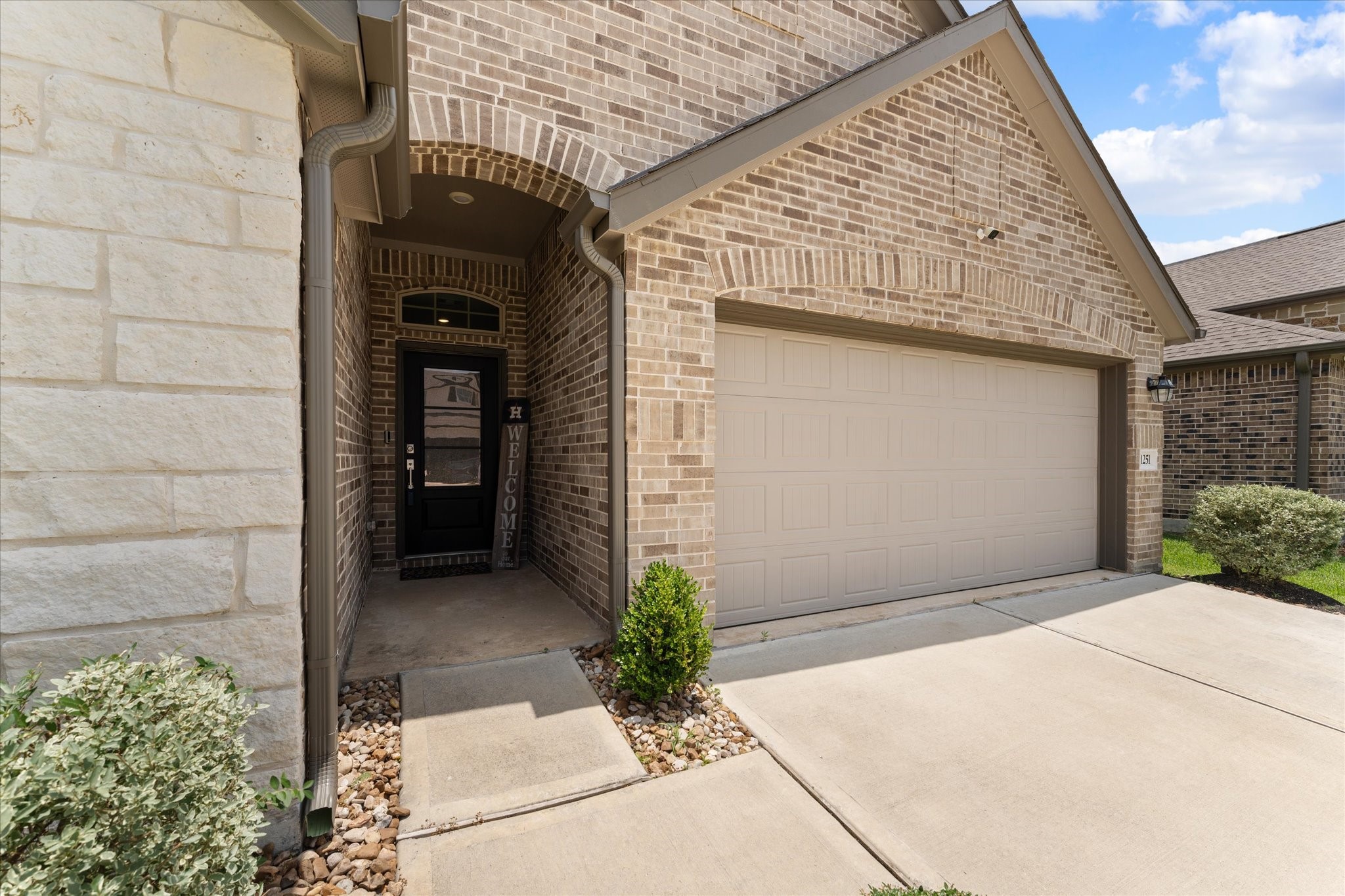 11251 Stirton Drive Property Photo 6
