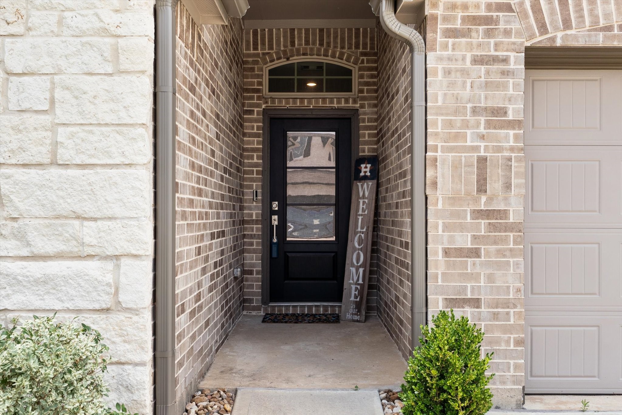 11251 Stirton Drive Property Photo 7