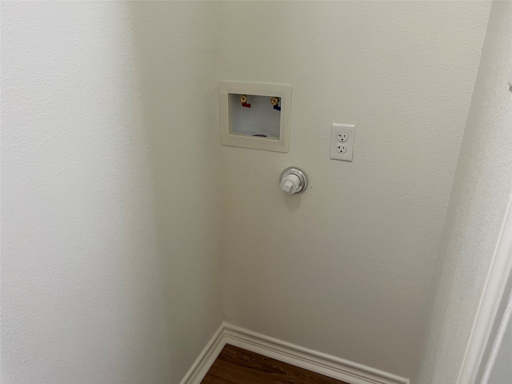 1231 Sycamore Avenue D Property Photo 3