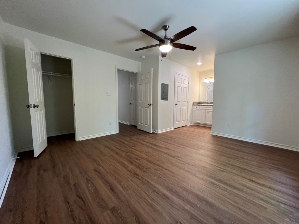 1231 Sycamore Avenue D Property Photo 8