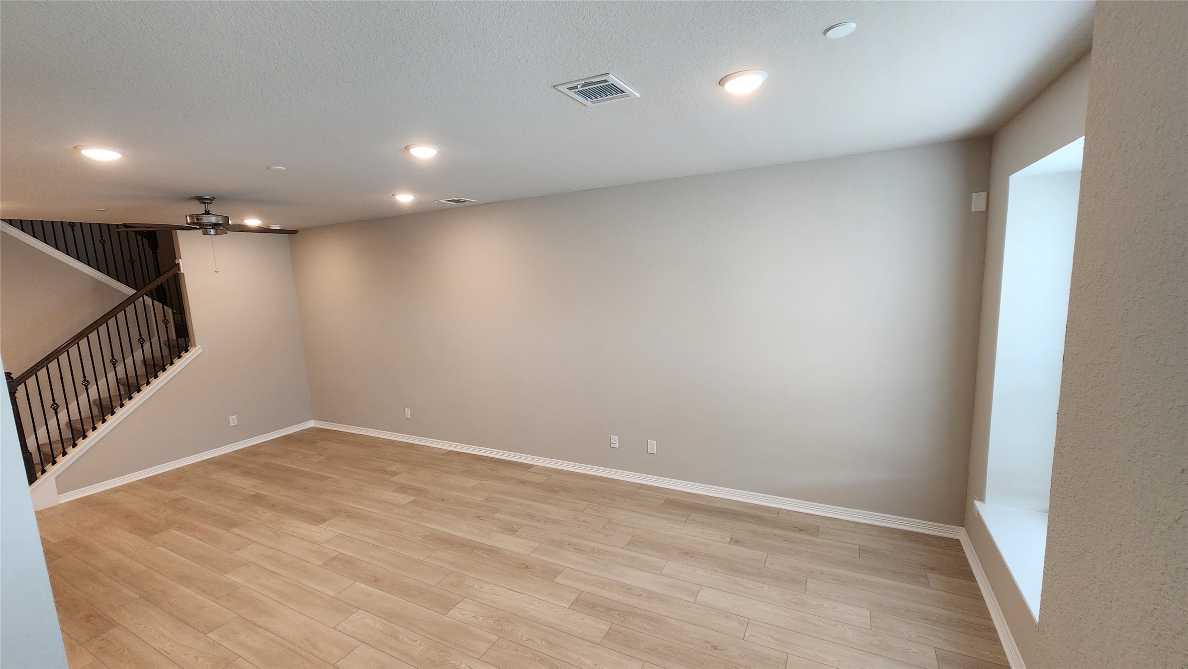 8009 Scanlan Trail Property Photo 3