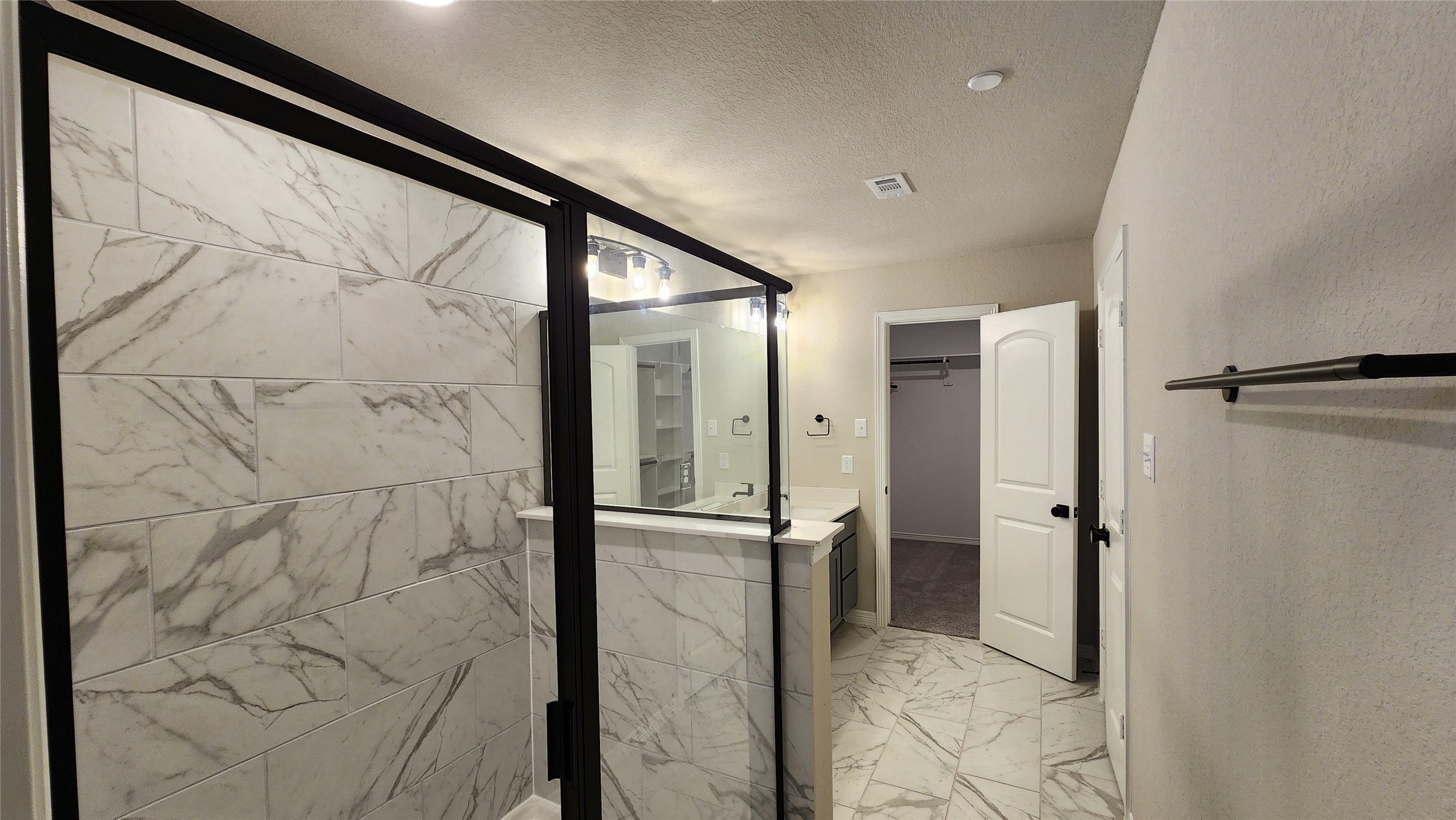 8009 Scanlan Trail Property Photo 15