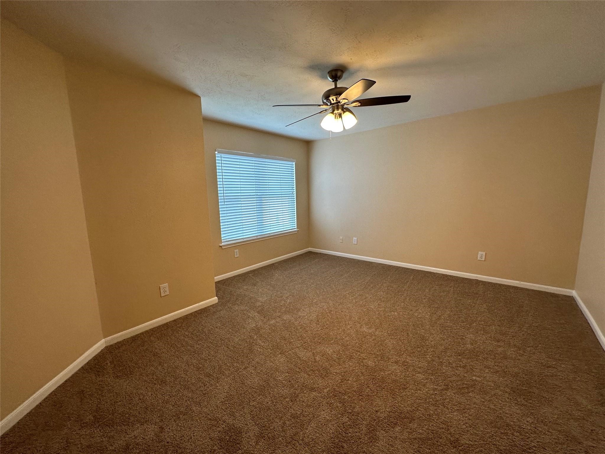 19162 Yellow Thrush Drive Property Photo 15