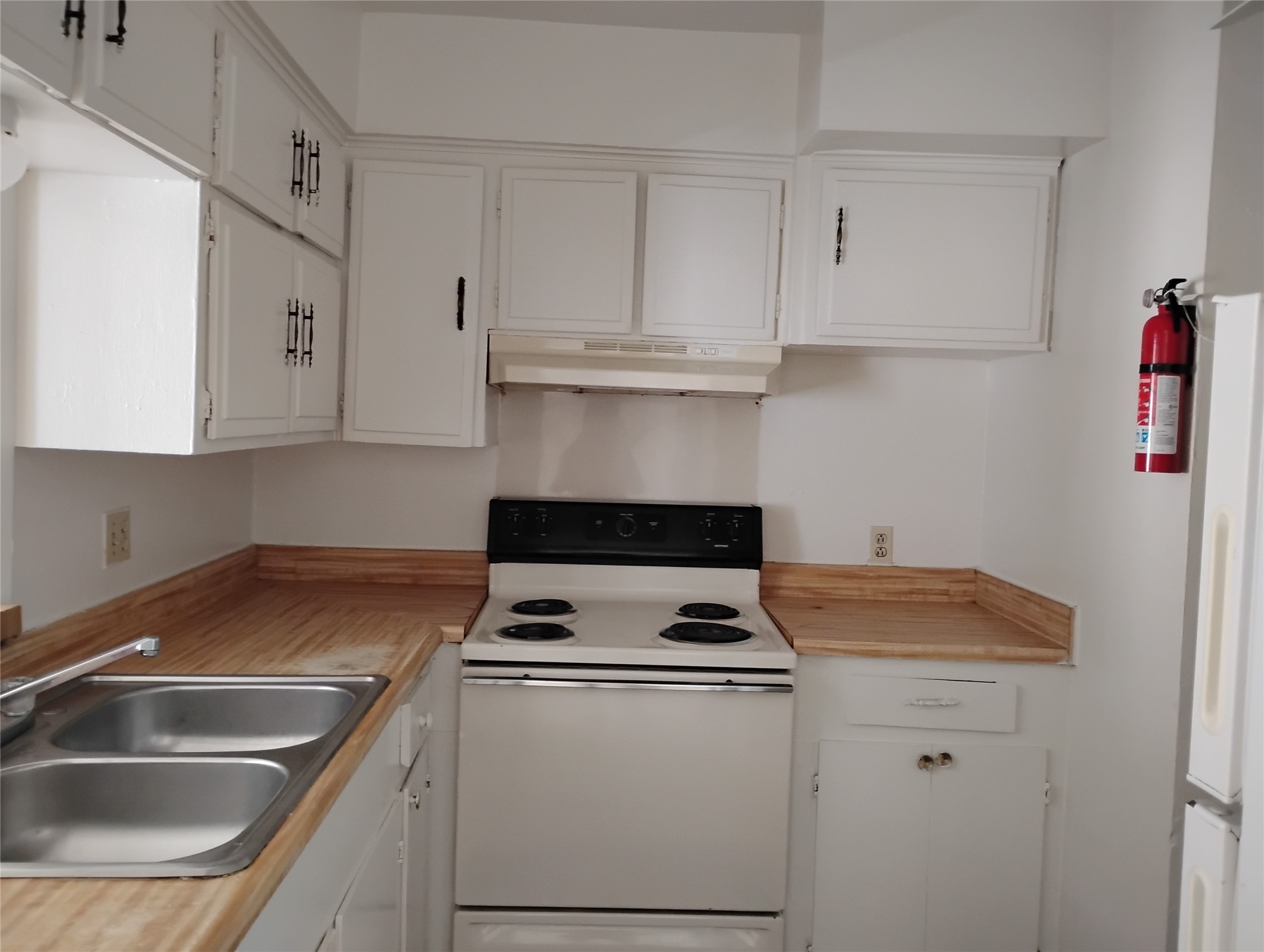 3003 Broadway St Street 8 Property Photo 2