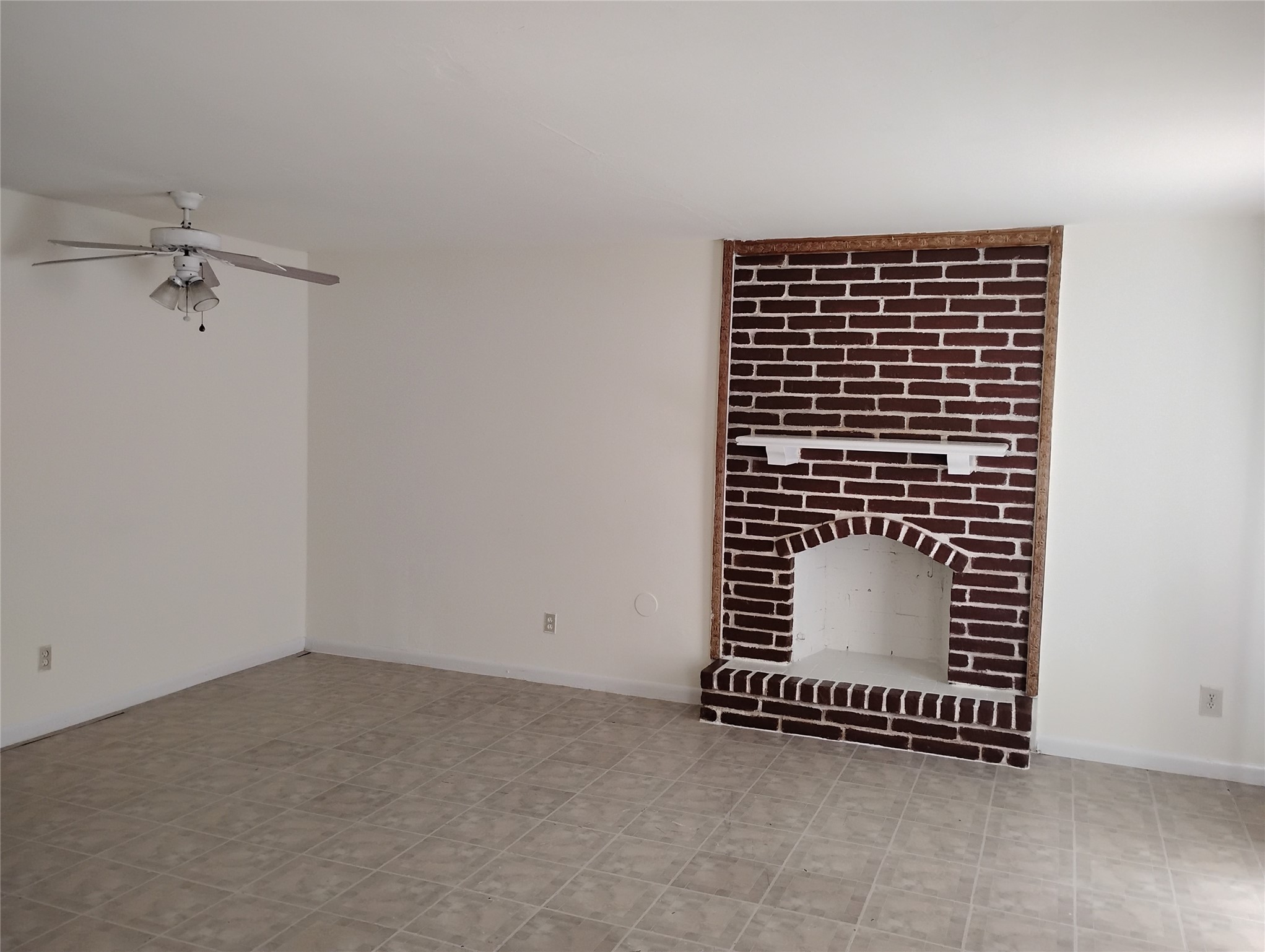 3003 Broadway St Street 8 Property Photo 6