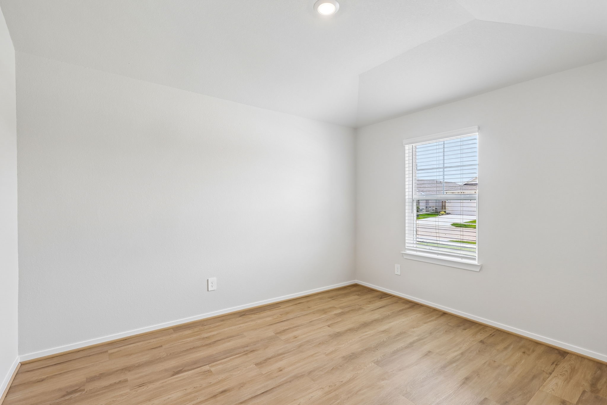 29015 Maggie View Court Property Photo 7