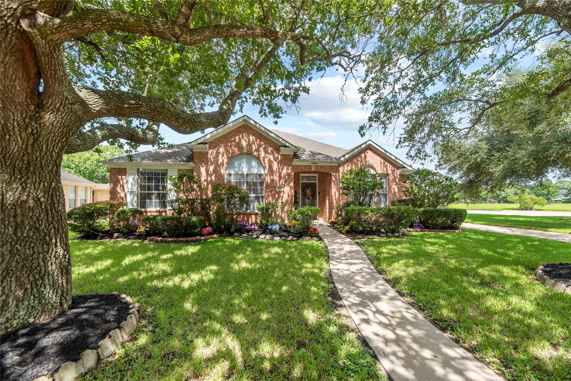 427 Fern Meadow Drive Property Photo 3