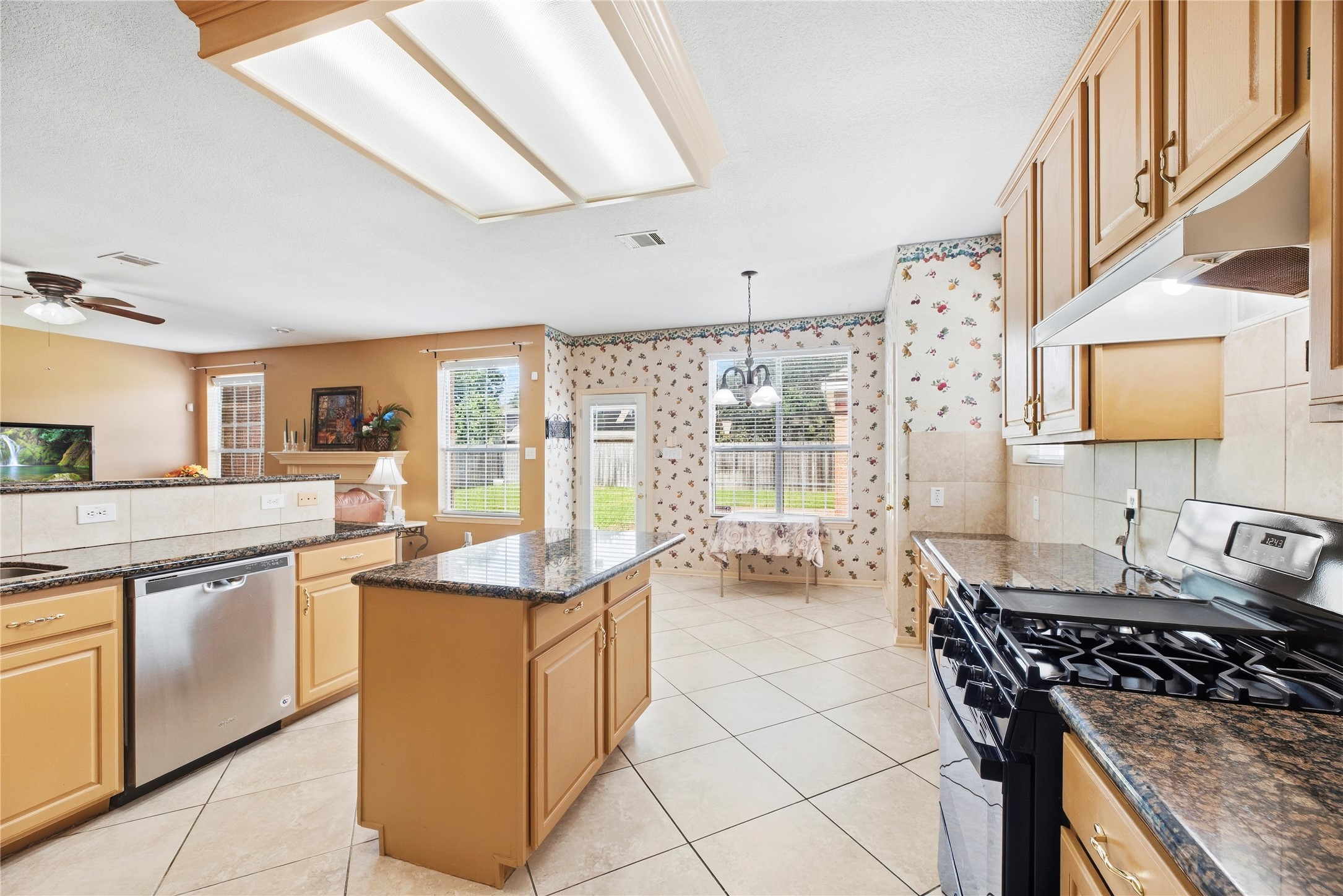 427 Fern Meadow Drive Property Photo 13
