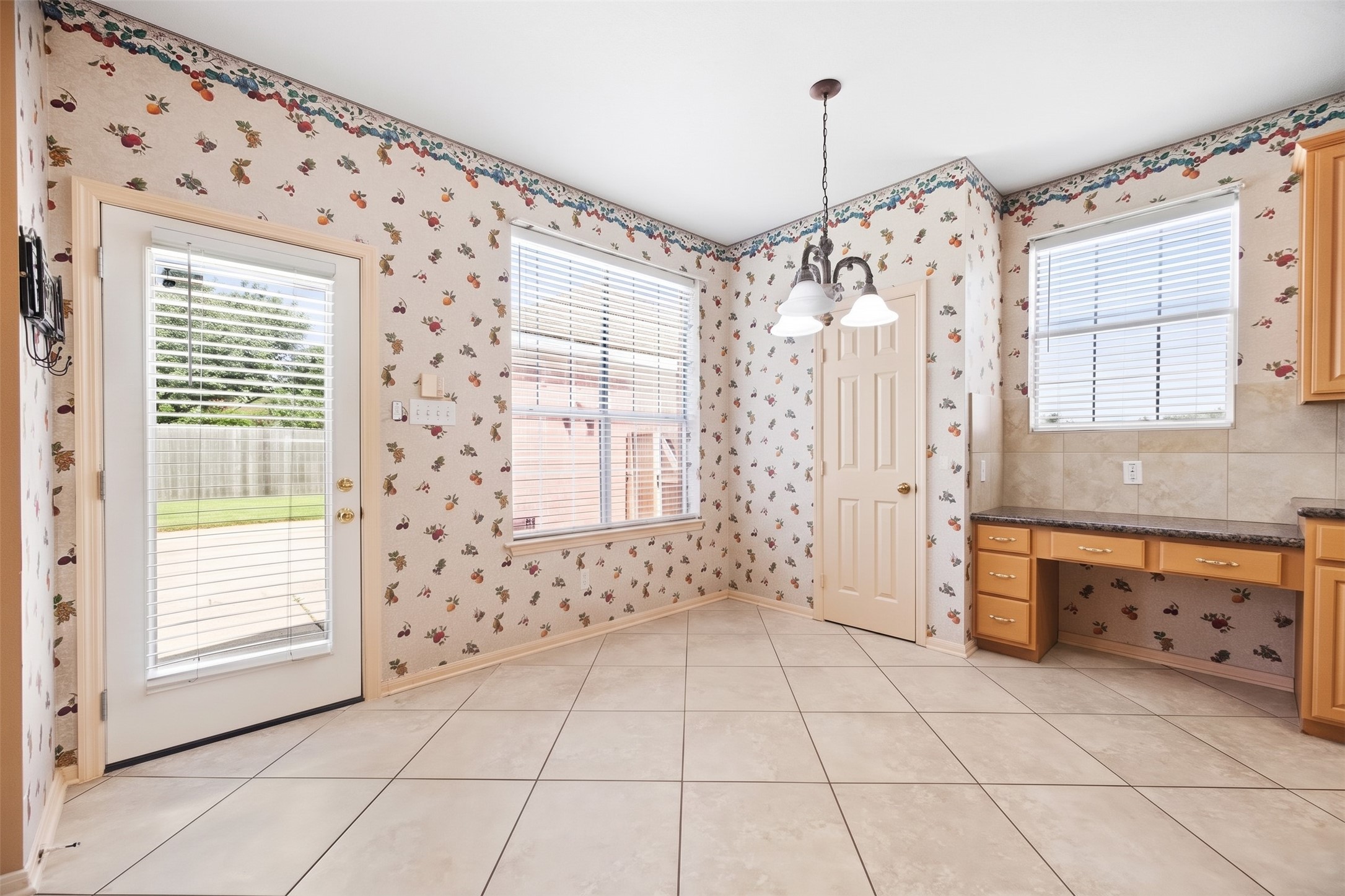 427 Fern Meadow Drive Property Photo 17