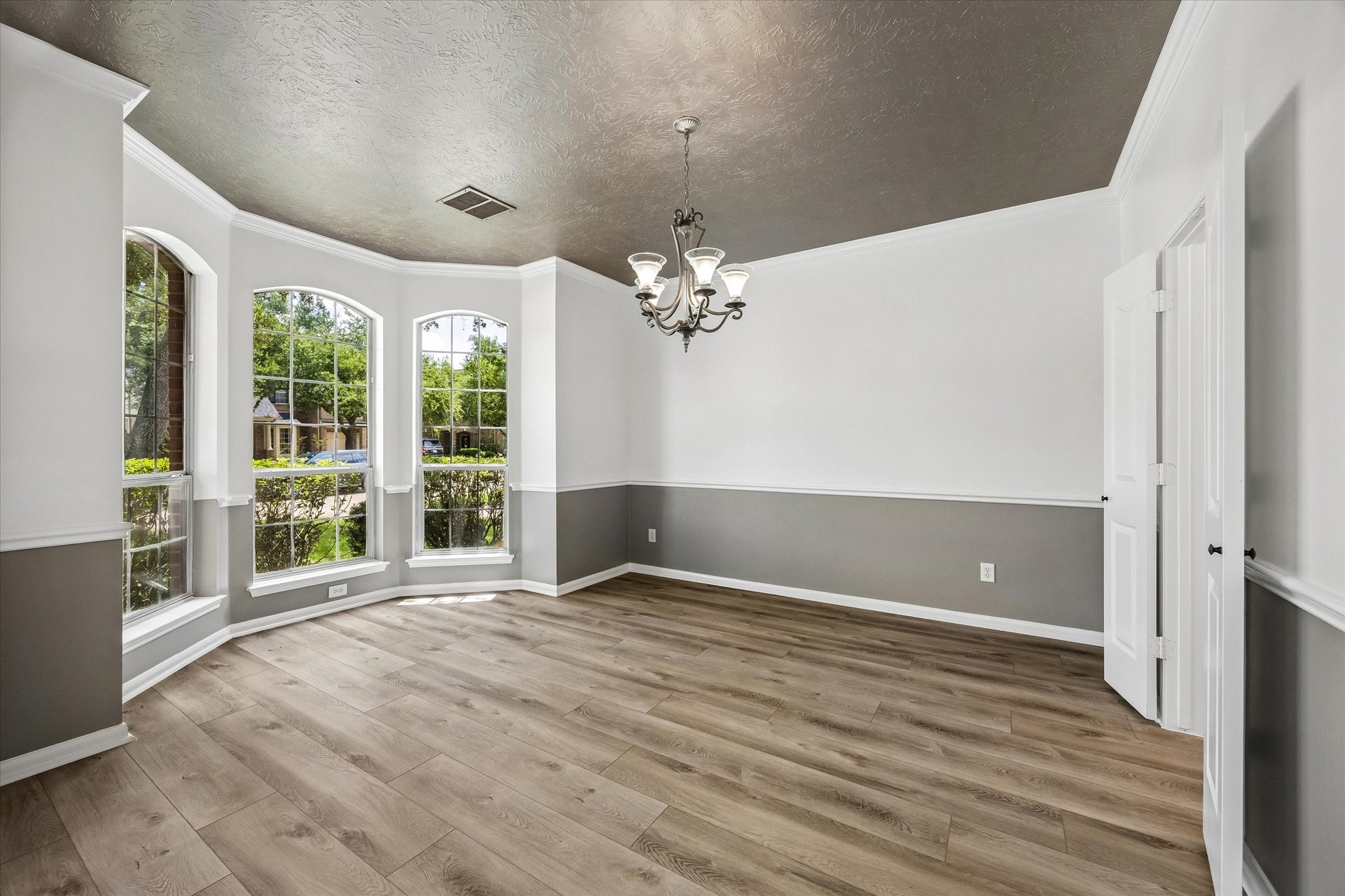 1331 Shady Bend Drive Property Photo 7