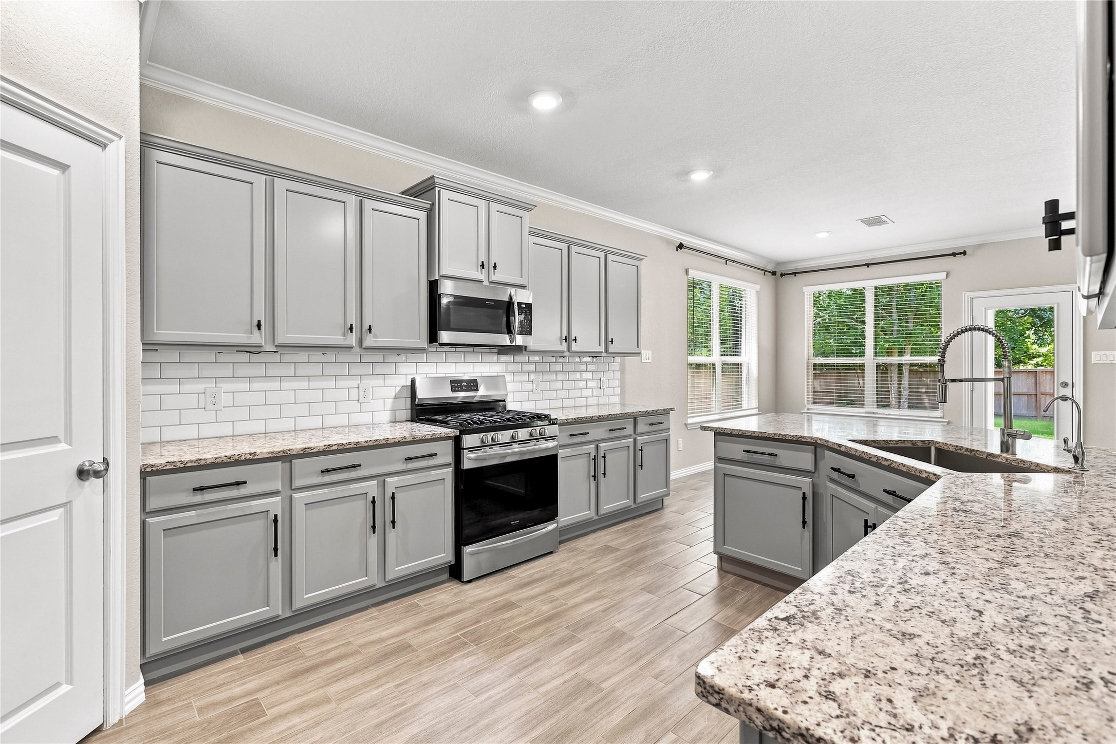 309 Lochvale Peak Court Property Photo 6