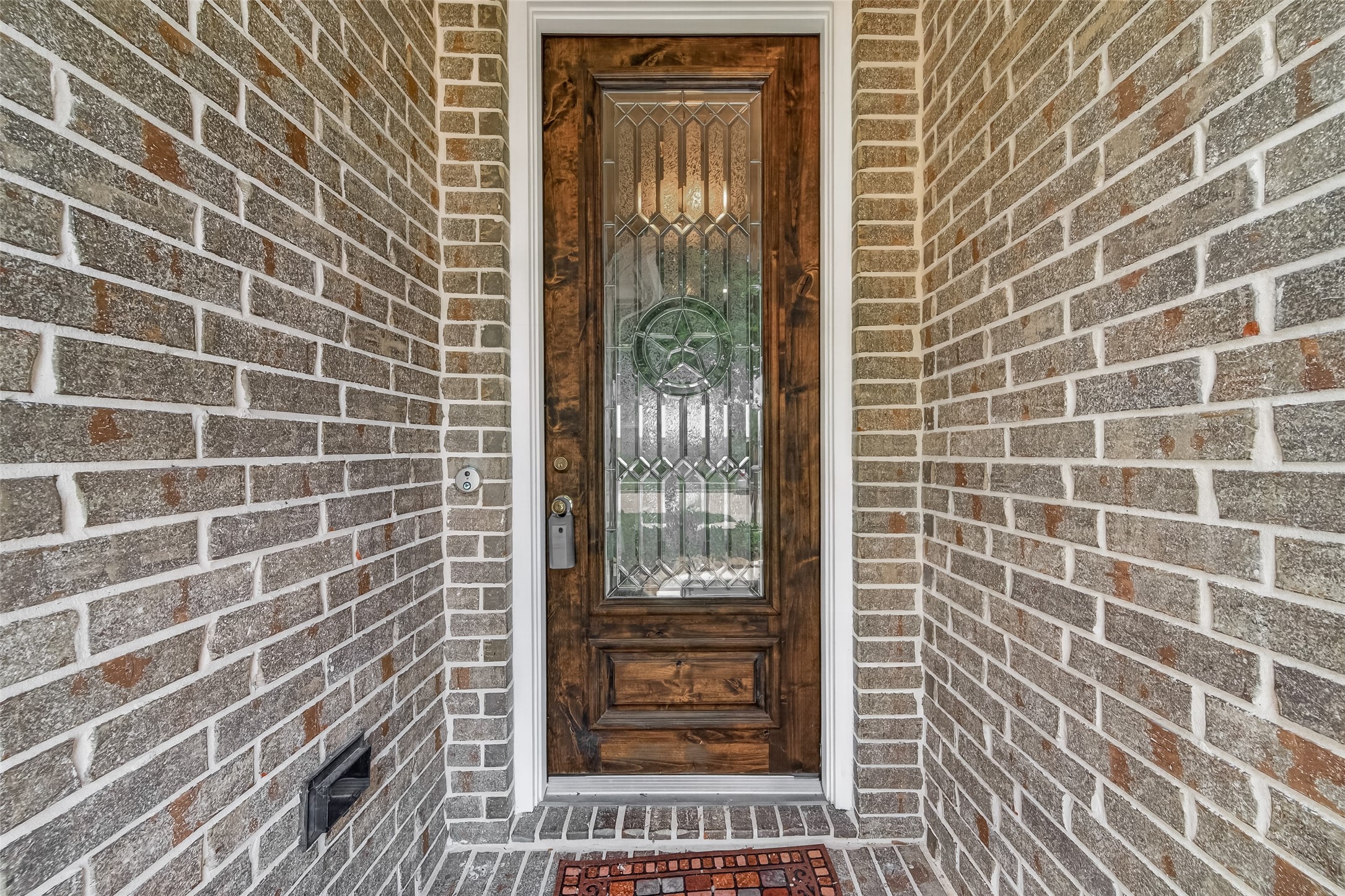 2619 Lilac Point Lane Property Photo 4
