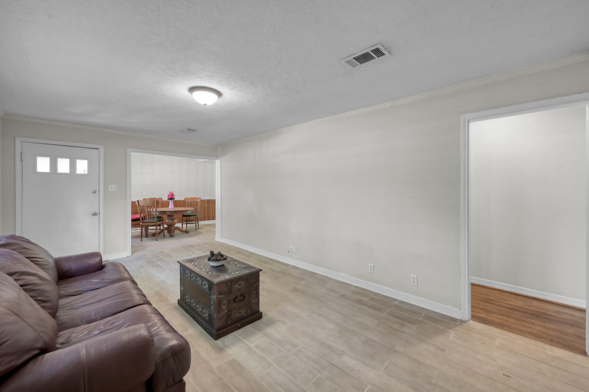 210 Harris Boulevard Property Photo 4