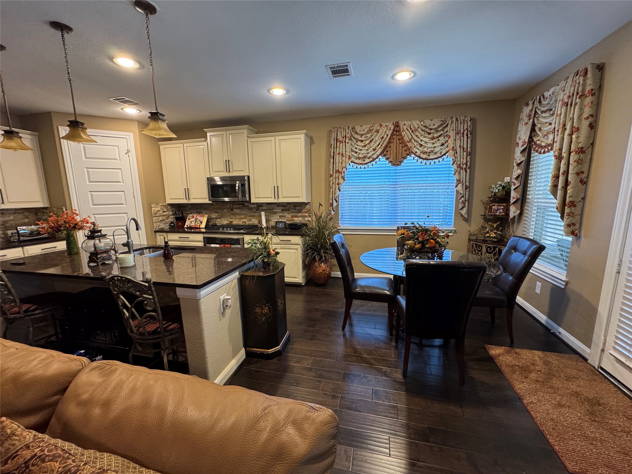 4910 Woodbury Mill Drive Property Photo 3