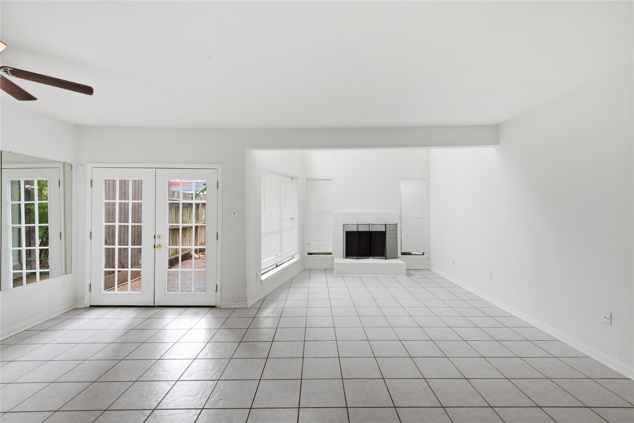 11217 Briar Forest Drive Property Photo 4