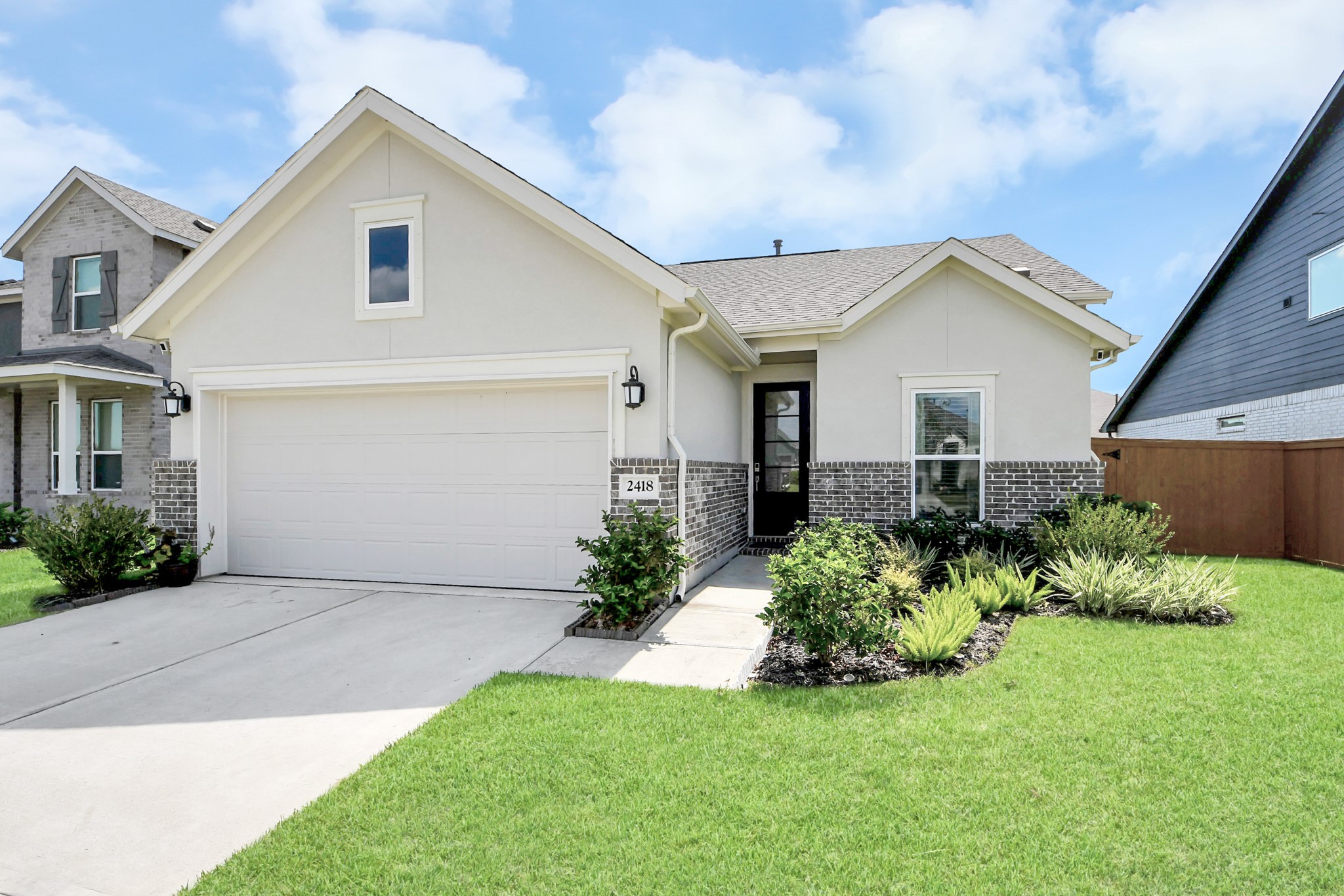 2418 Phantom Quartz Drive Property Photo 1