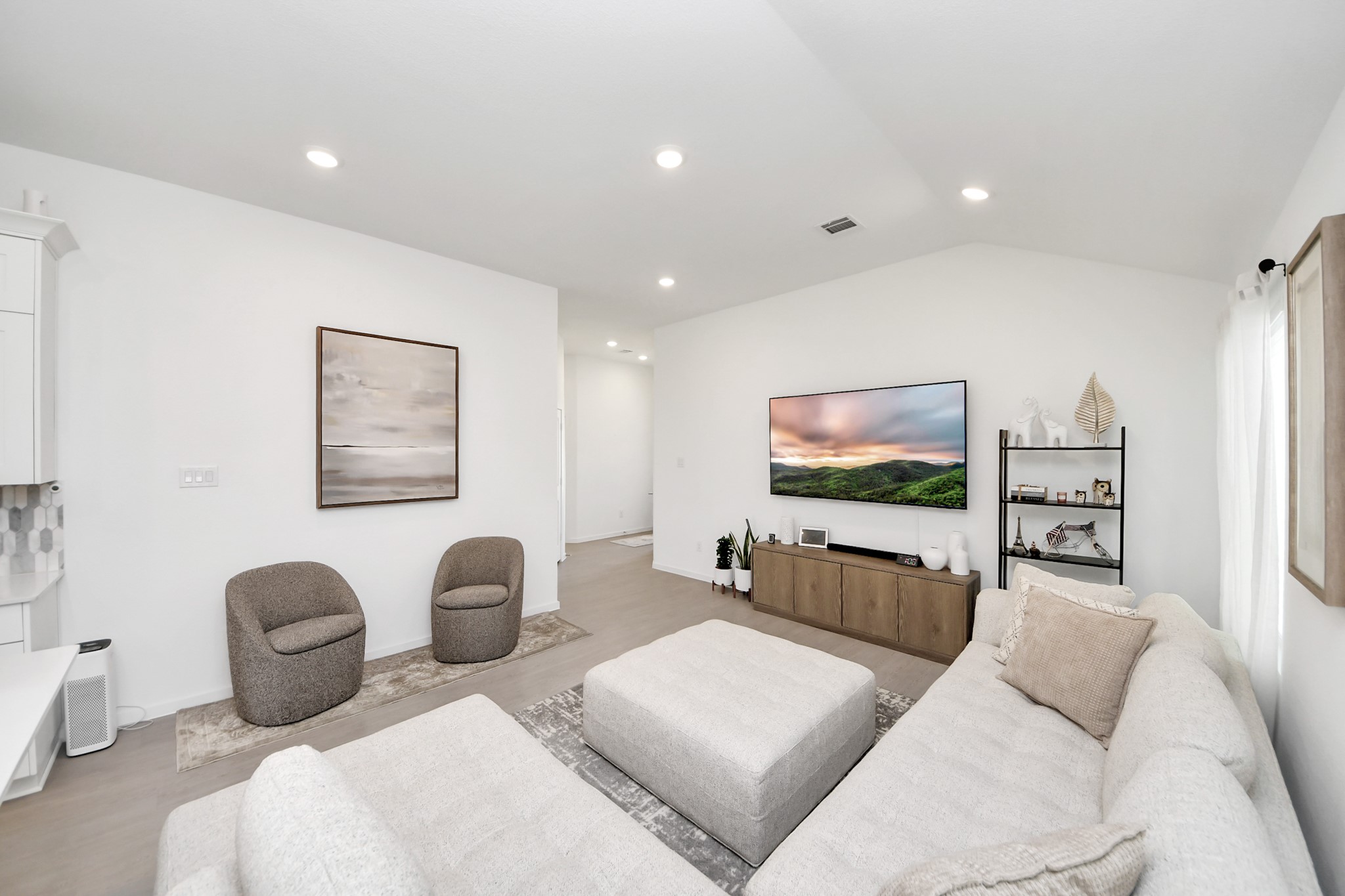2418 Phantom Quartz Drive Property Photo 2