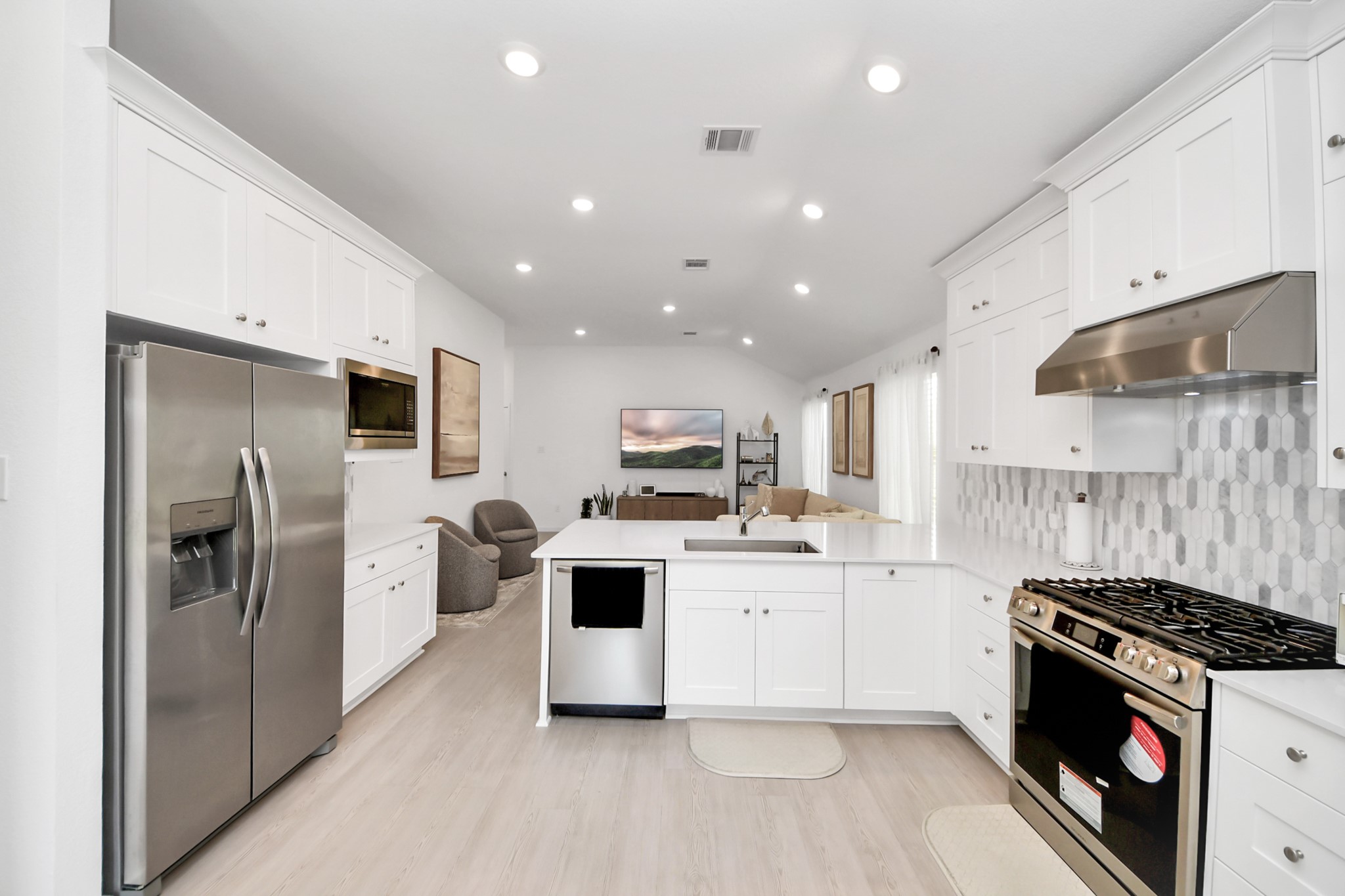 2418 Phantom Quartz Drive Property Photo 3