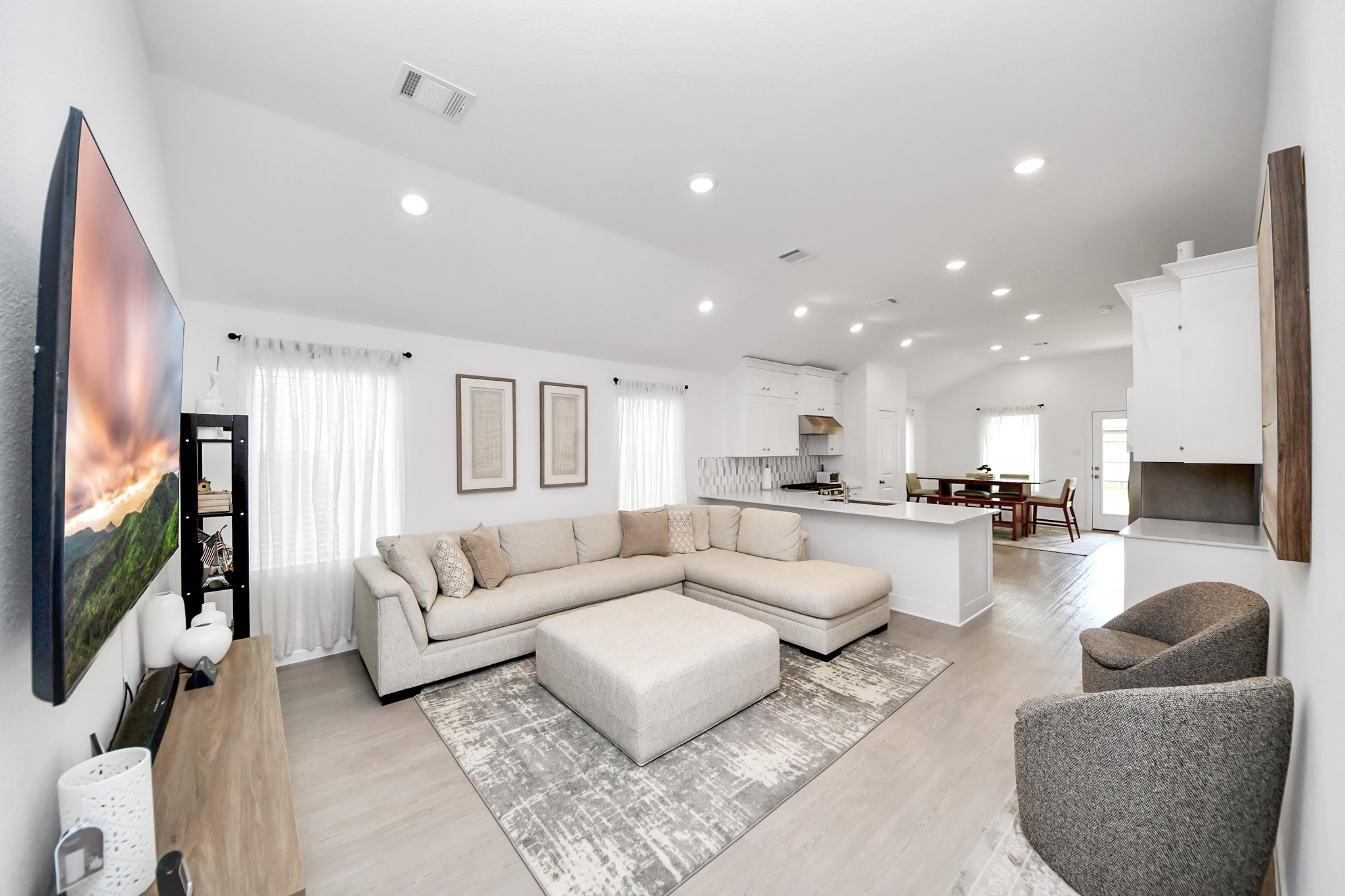 2418 Phantom Quartz Drive Property Photo 7