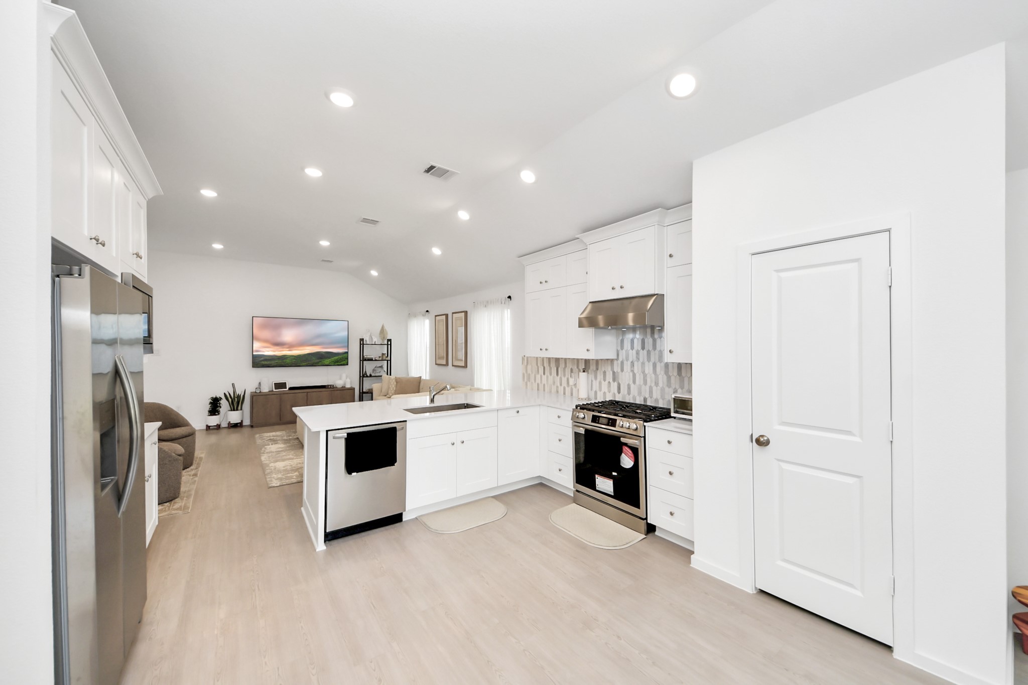 2418 Phantom Quartz Drive Property Photo 11