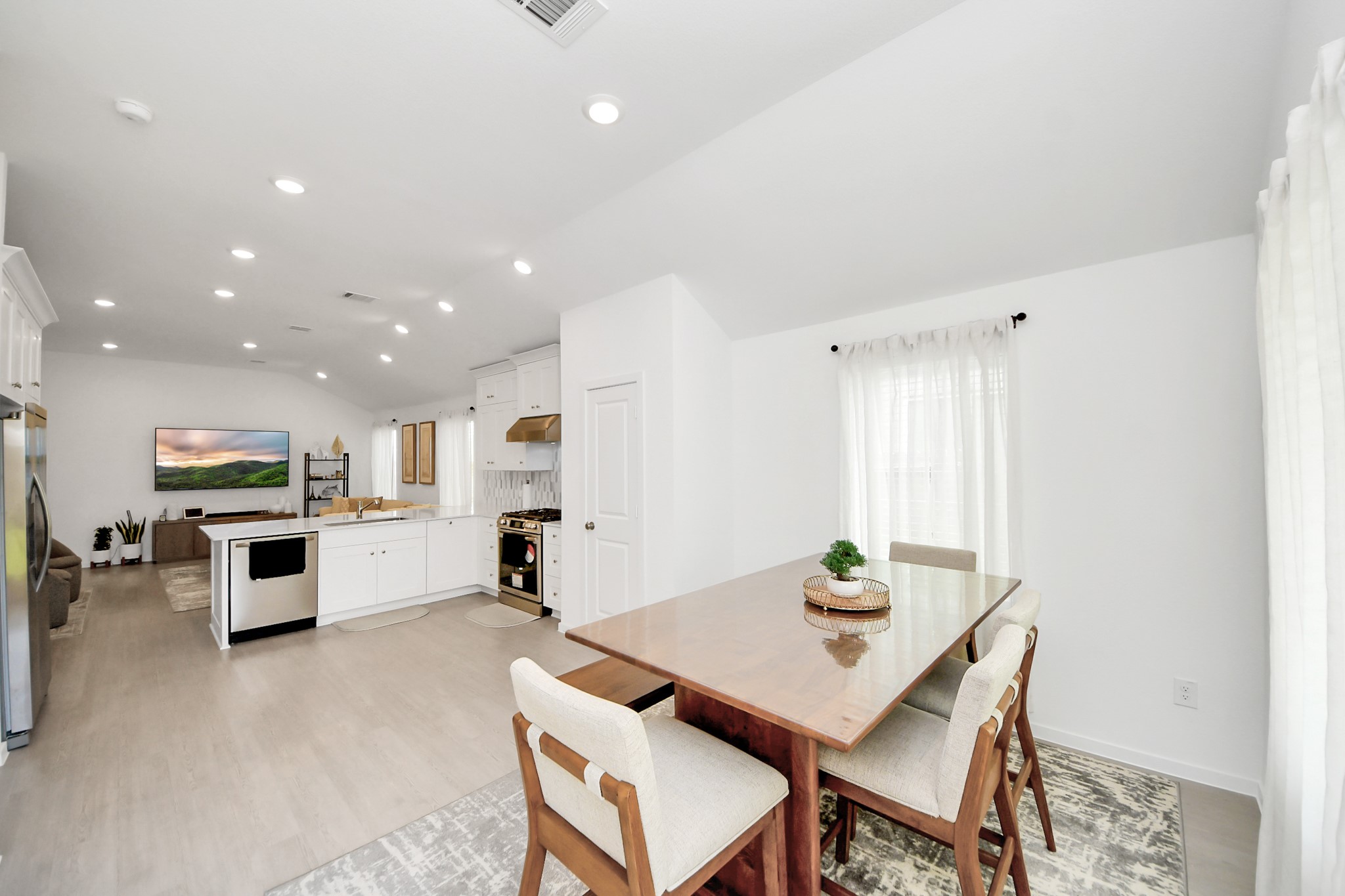 2418 Phantom Quartz Drive Property Photo 13