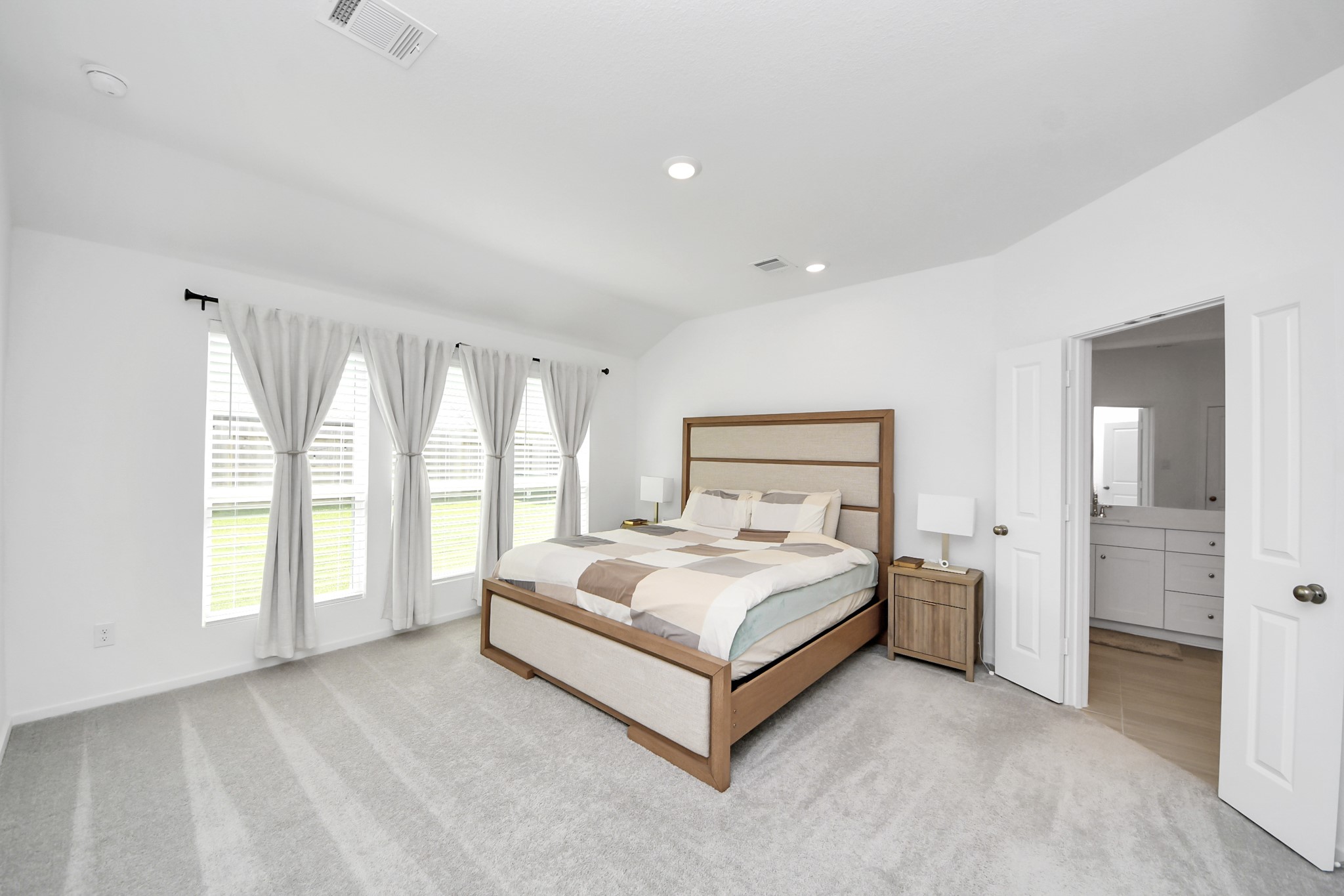 2418 Phantom Quartz Drive Property Photo 14