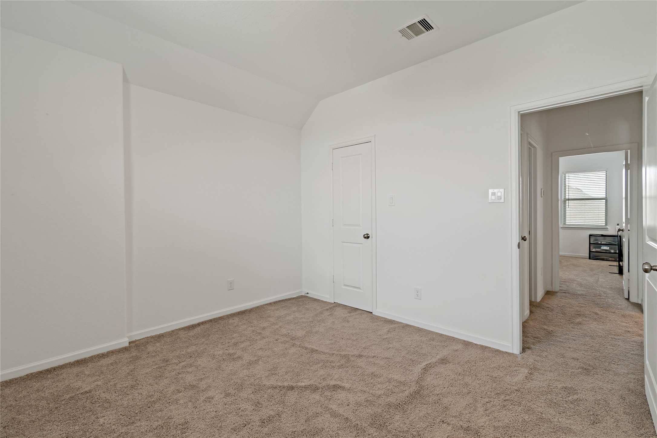 14010 Hartford Heights Way Property Photo 8