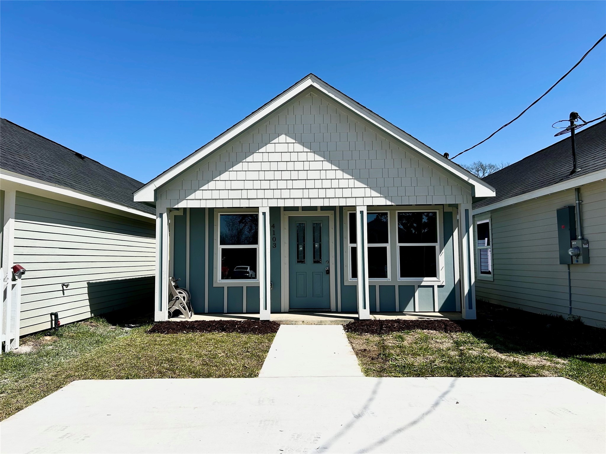 4103 Coon St Property Photo