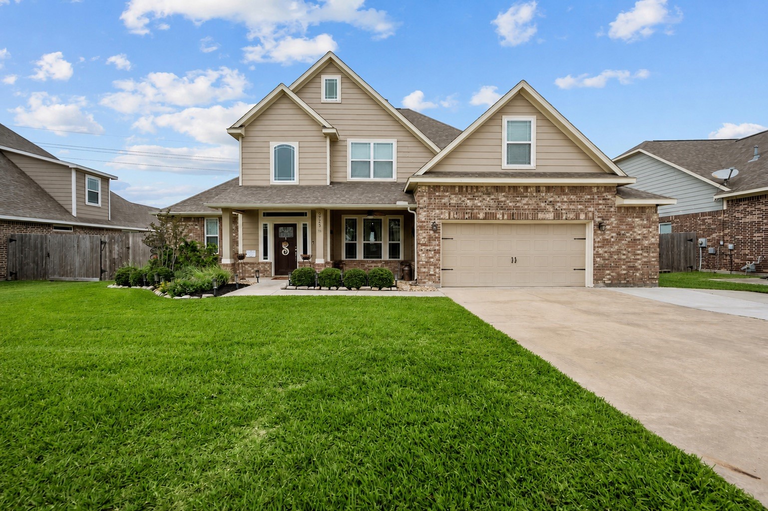 9723 Suffolk Downs Drive Property Photo