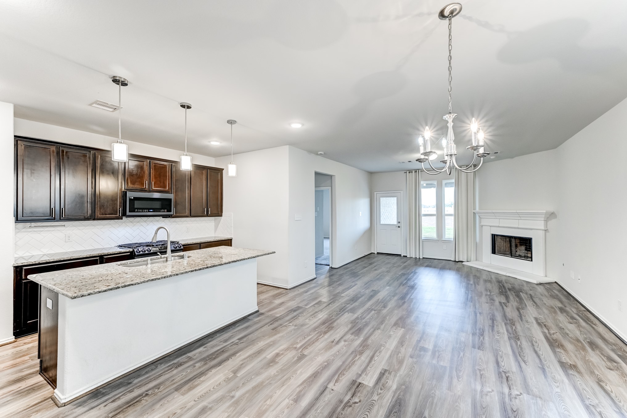 7458 Sunlit Harbor Drive Property Photo 8