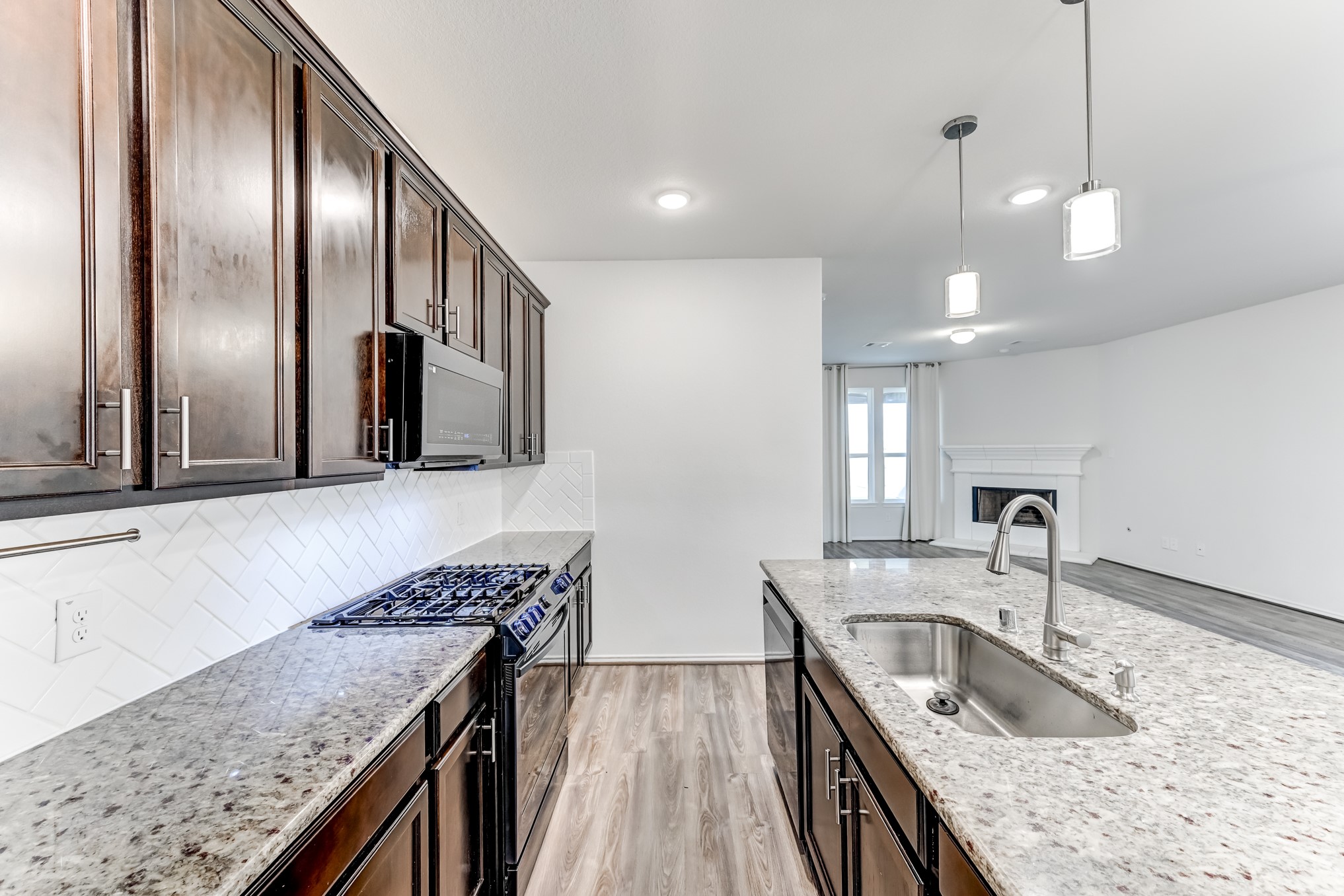 7458 Sunlit Harbor Drive Property Photo 14