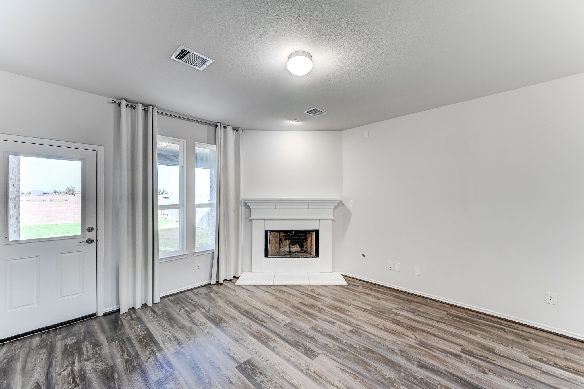 7458 Sunlit Harbor Drive Property Photo 17