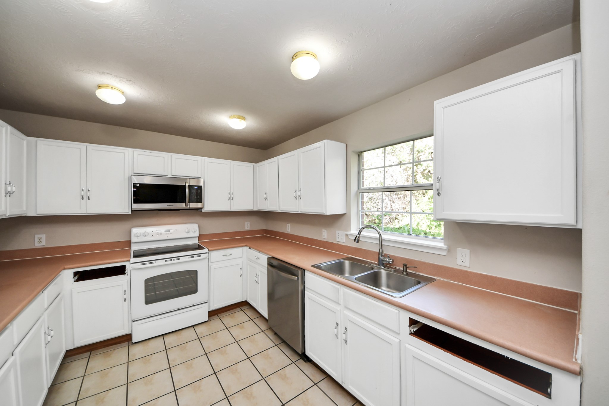 3211 Carmel Valley Drive Property Photo 12