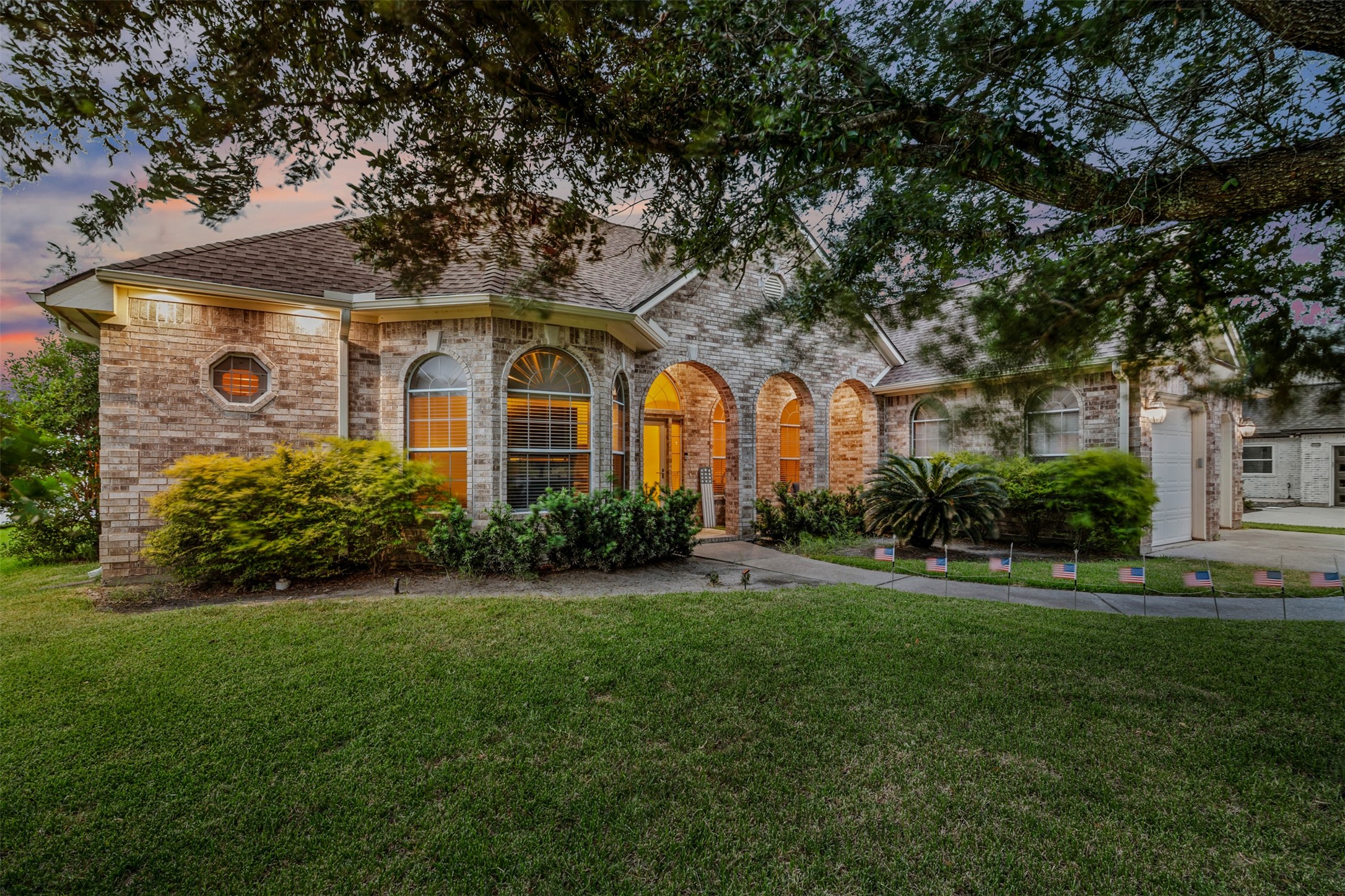 14030 Shoreline Drive Property Photo 3