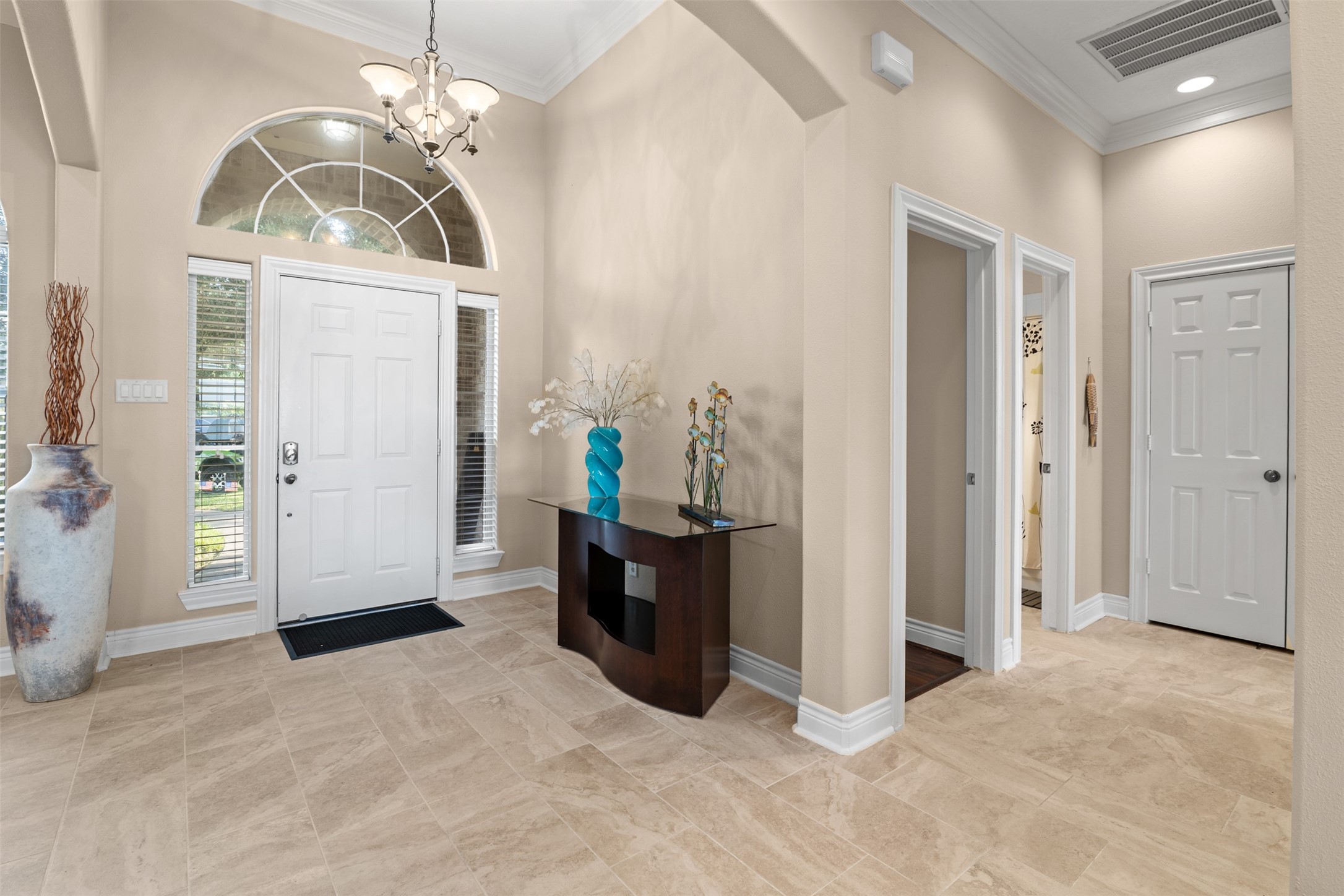 14030 Shoreline Drive Property Photo 7