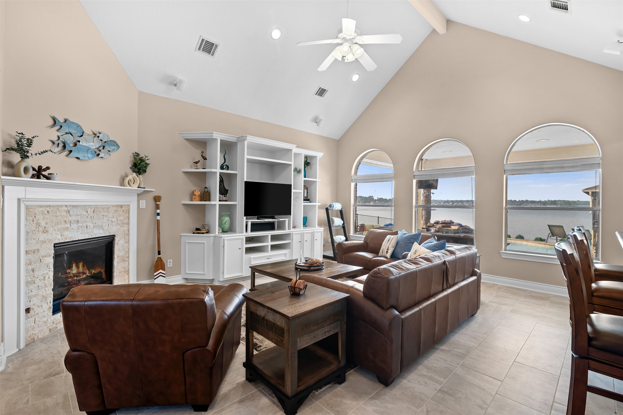 14030 Shoreline Drive Property Photo 8
