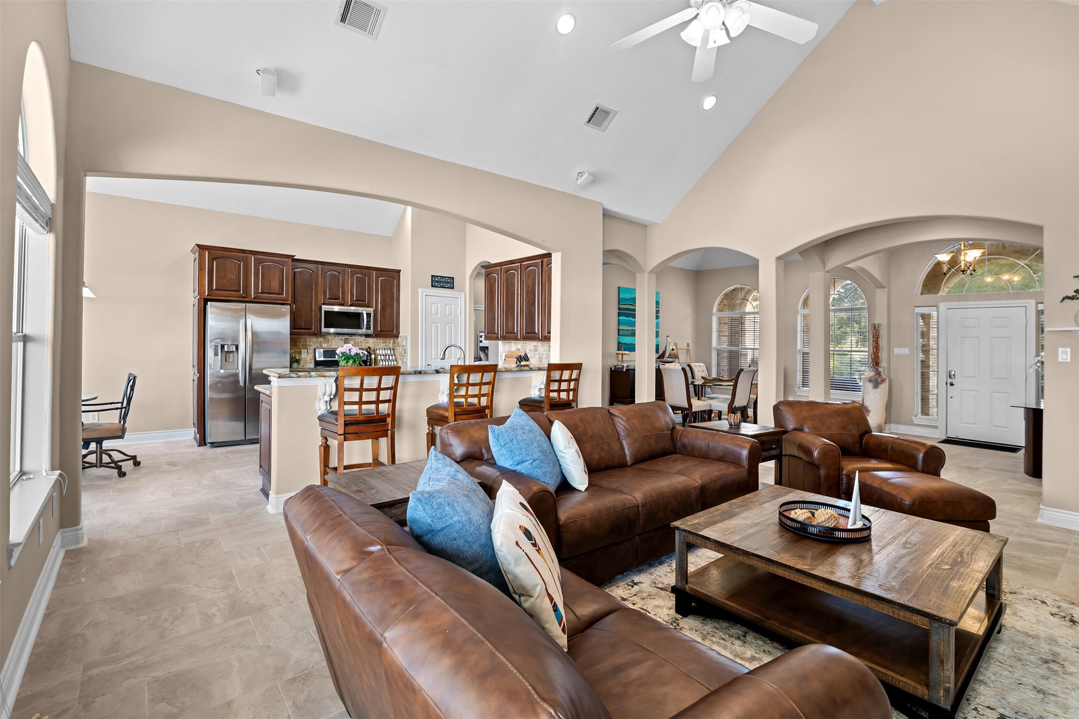 14030 Shoreline Drive Property Photo 9