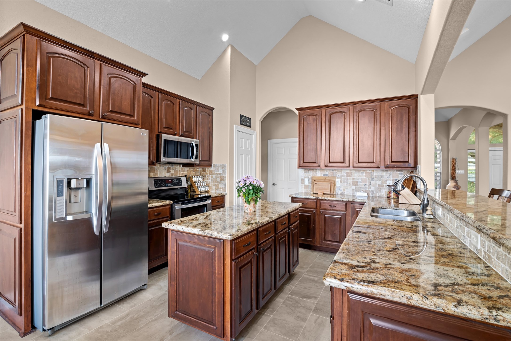 14030 Shoreline Drive Property Photo 11