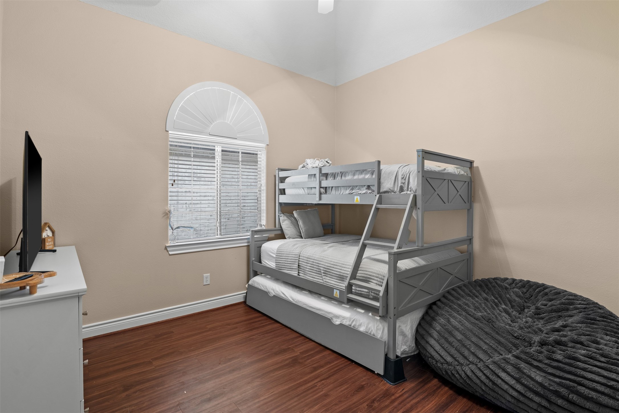 14030 Shoreline Drive Property Photo 23