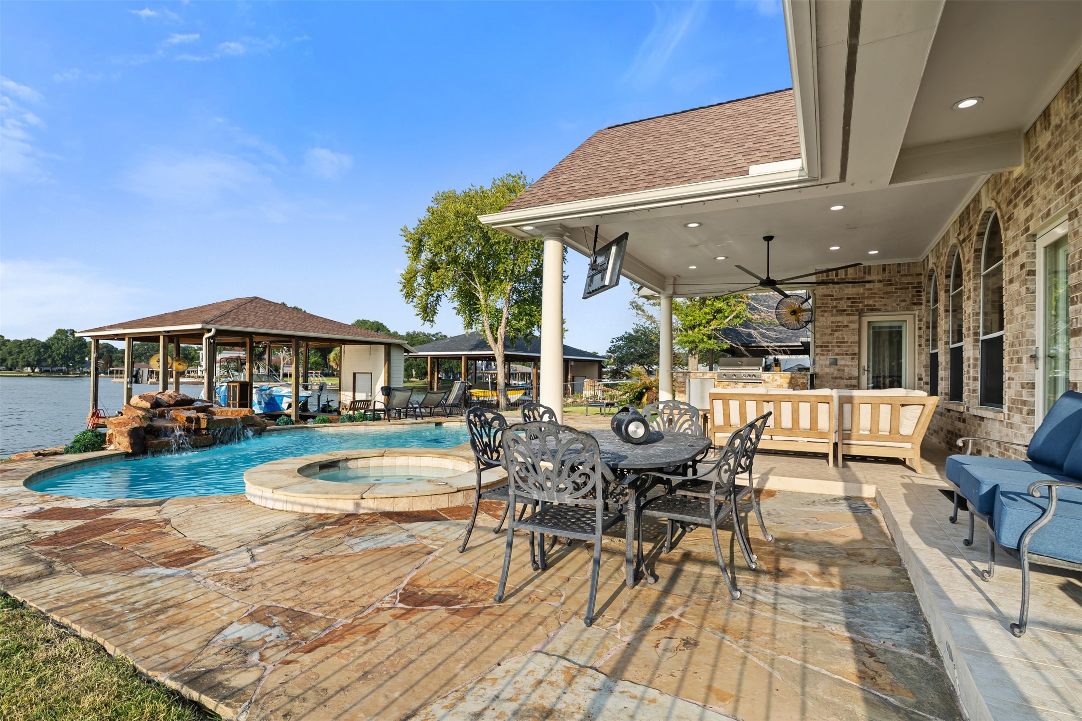 14030 Shoreline Drive Property Photo 27