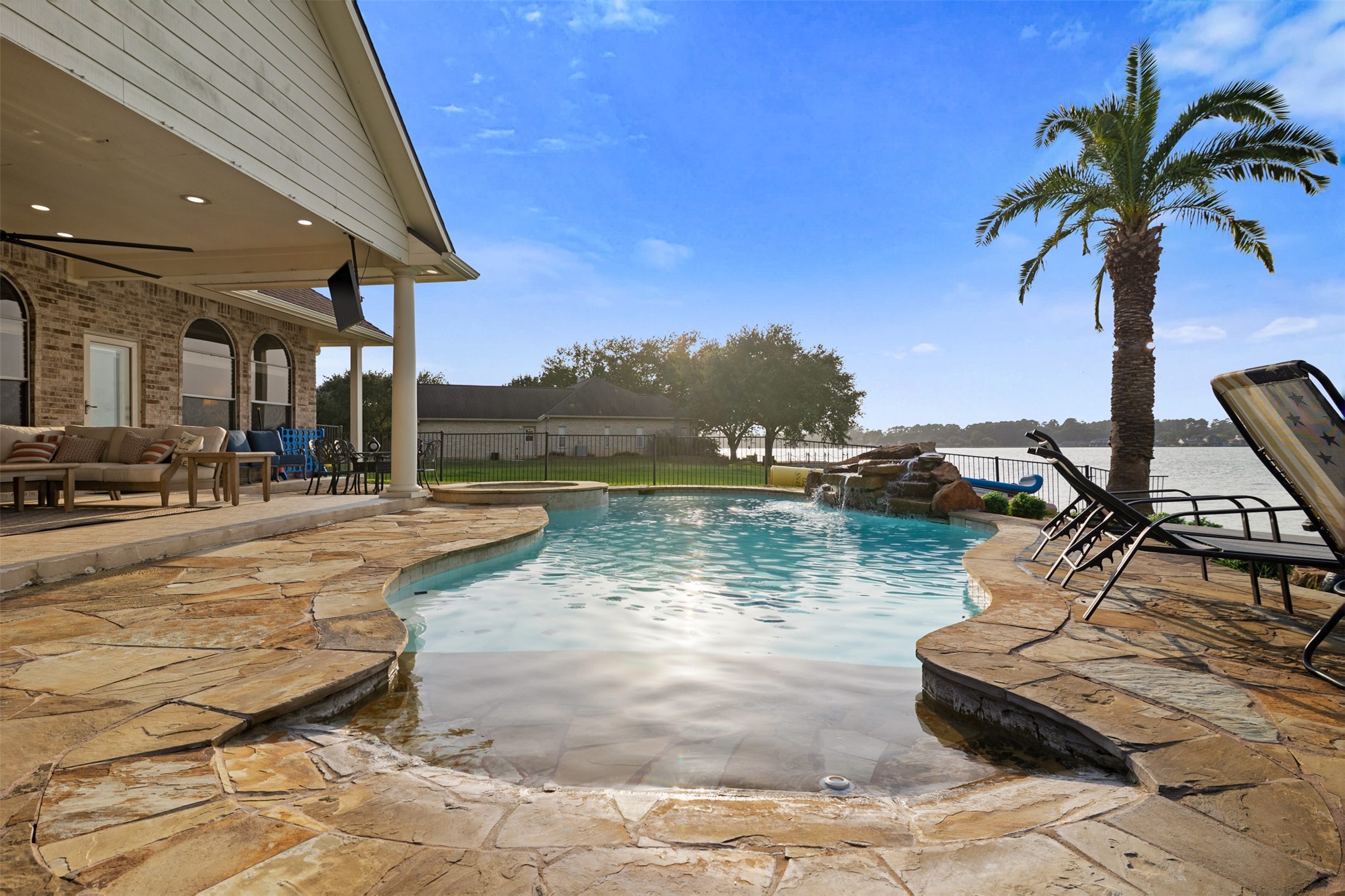 14030 Shoreline Drive Property Photo 28